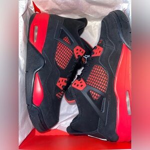 Jordan 4 thunder